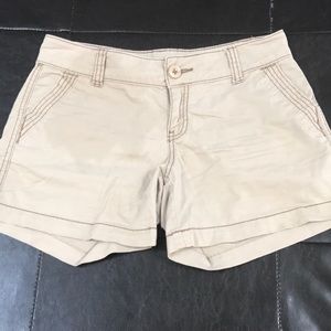 Maurices Shorts!! Size 3/4!! Good condition!!